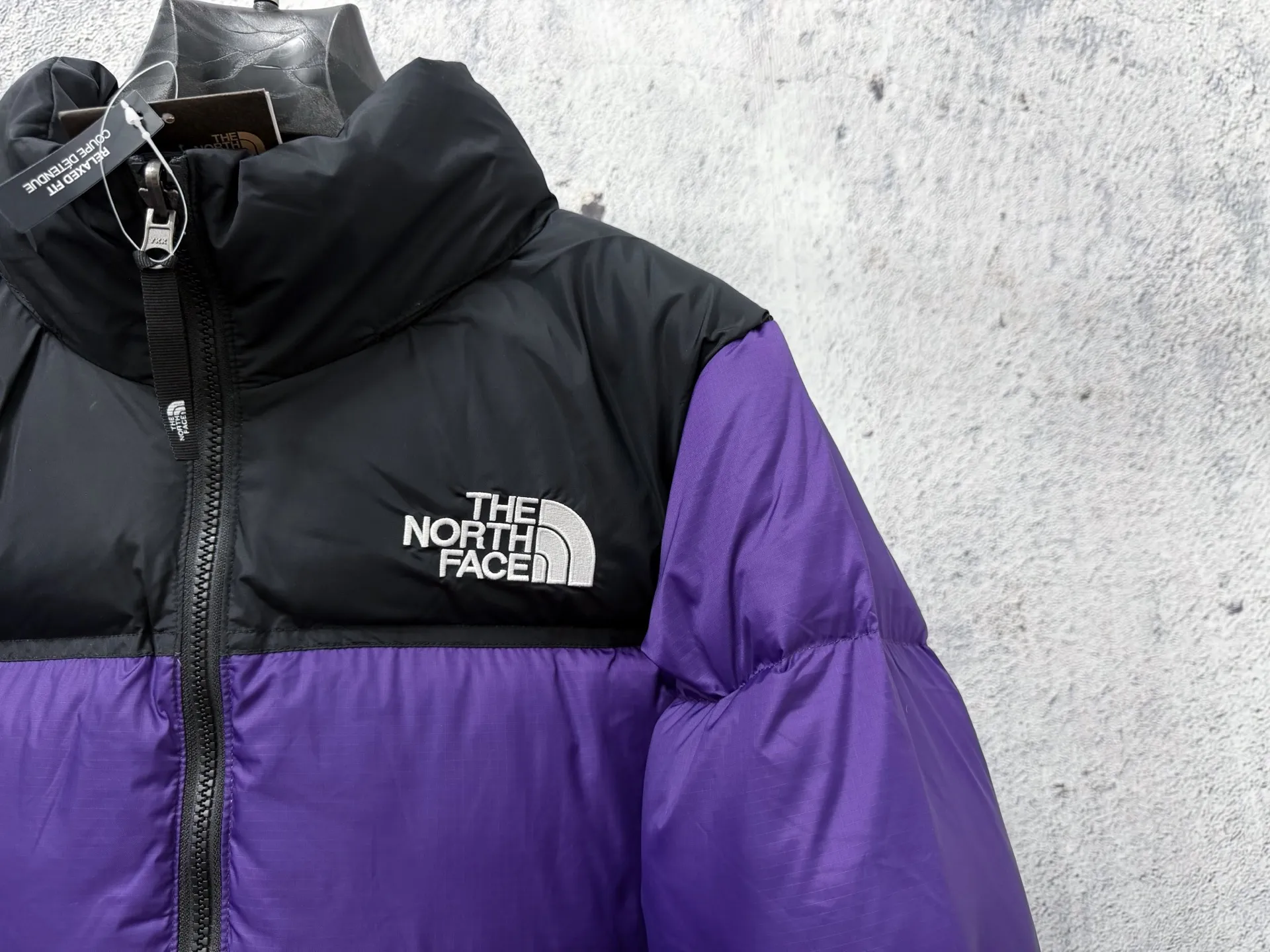（NFC ） 【The North Face】 1996Classic ： 700 ，Rebound ， ， ， ， 。 ： ， ， ， ， Wear-Resistant，Breathable 。 ： ， ， ， ， ， ， ， ， ， ， 。 。 Size：XS-XXL